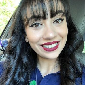 Meet your Posher, Edith